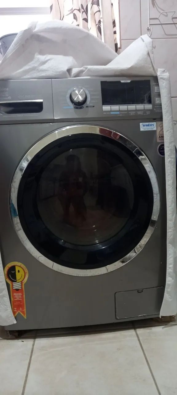 Máquina de Lavar e Secar 12kg - Semi-nova