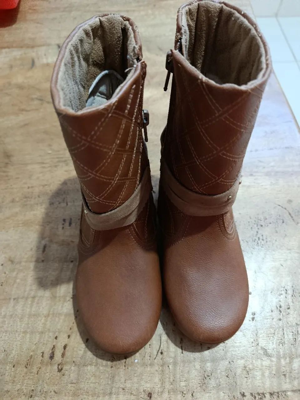 Botas Infantis Marrom - Tamanho 25