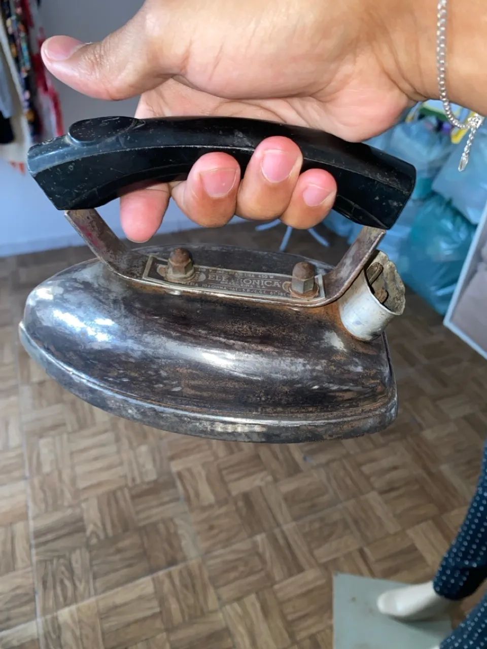 Ferro de passar roupa antigo eletrônica  - Foto 3