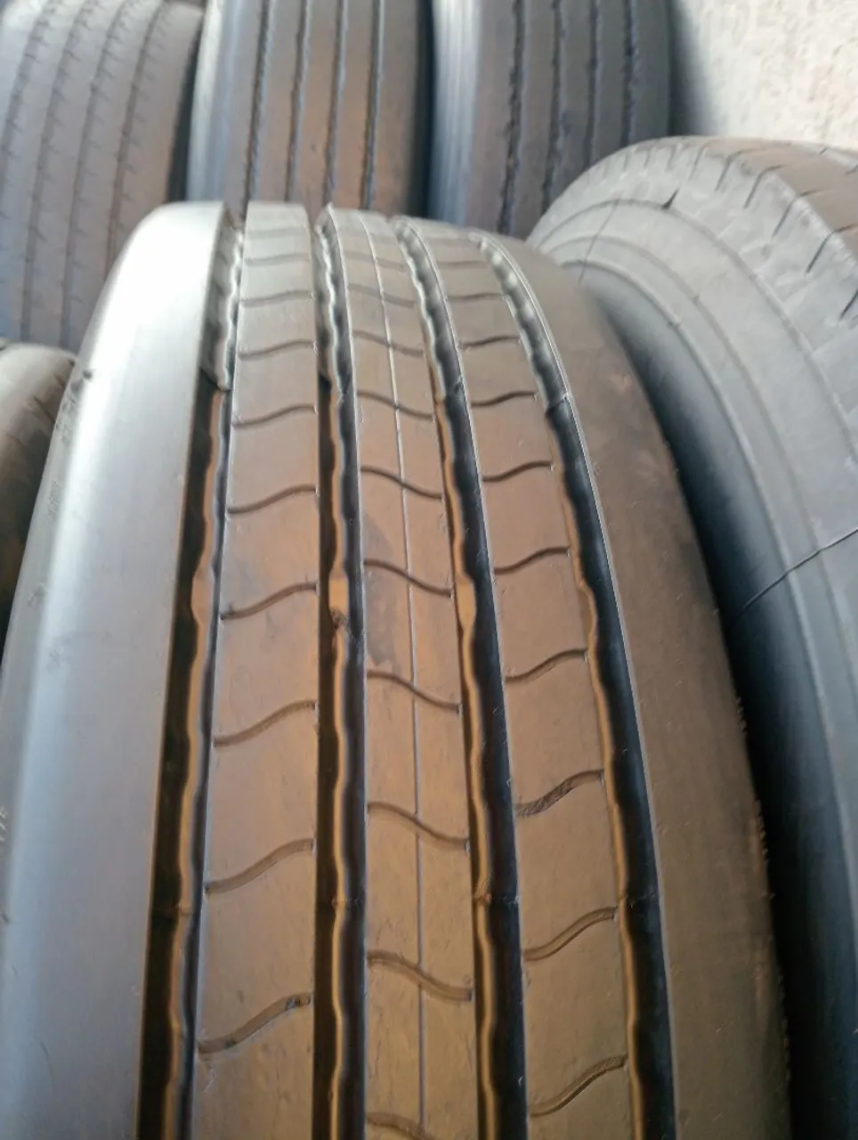 Pneus para caminhão 295