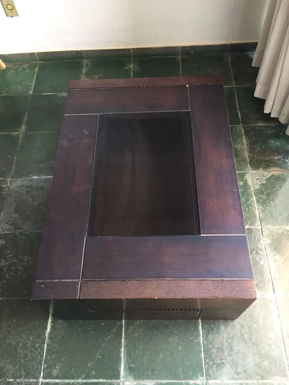 Mesa de Centro de Madeira Maciça
