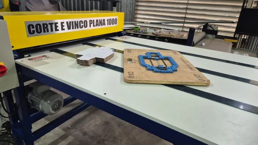 Máquinas para caixas de papelão