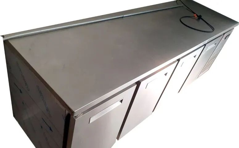 ? Camara refrigeradora horizontal 4 portas Inox/Alumínio Cozil - Foto 2