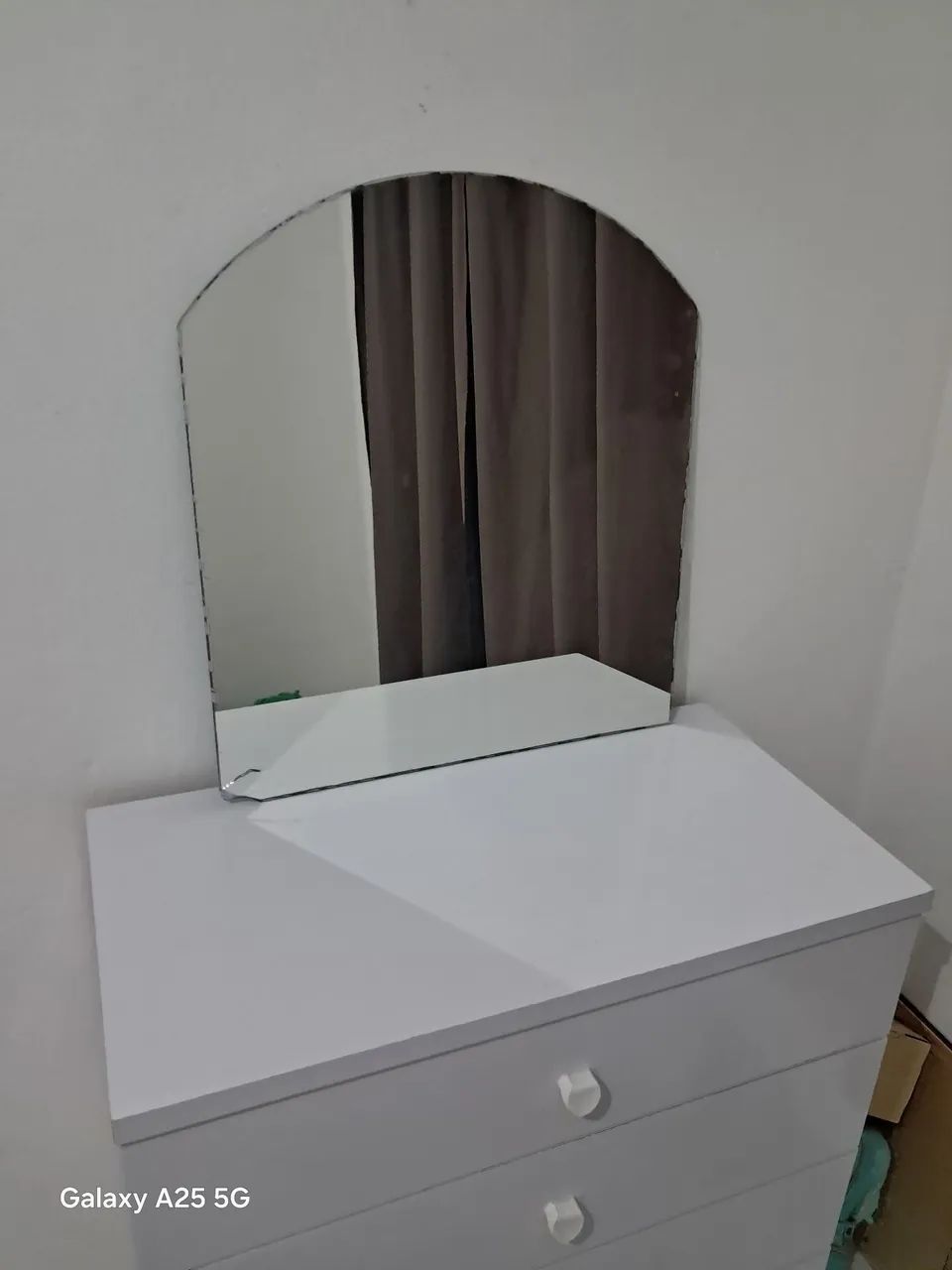 Vendo cômoda.64276669296386123