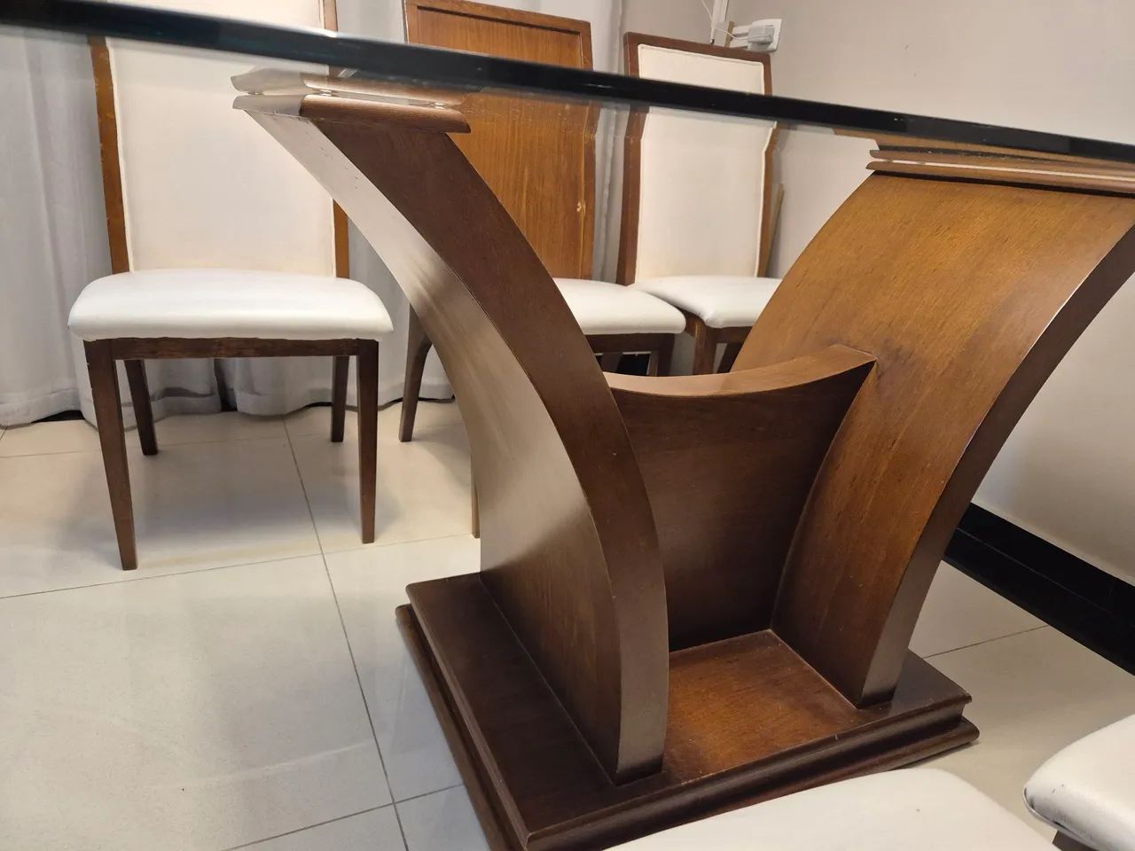 Vendo mesa de vidro com 6 cadeiras - Foto 5