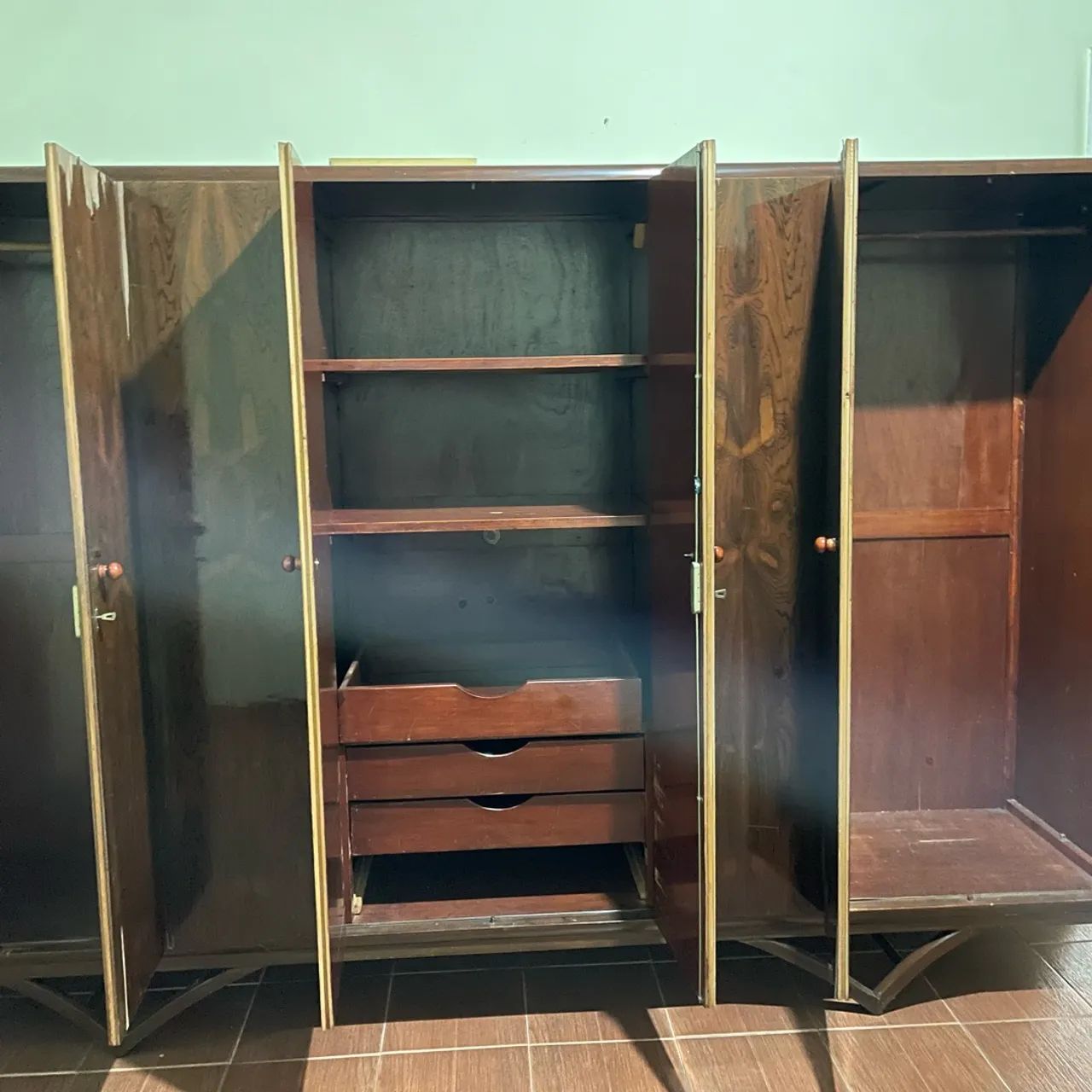 Guarda roupa madeira maciça  - Foto 2