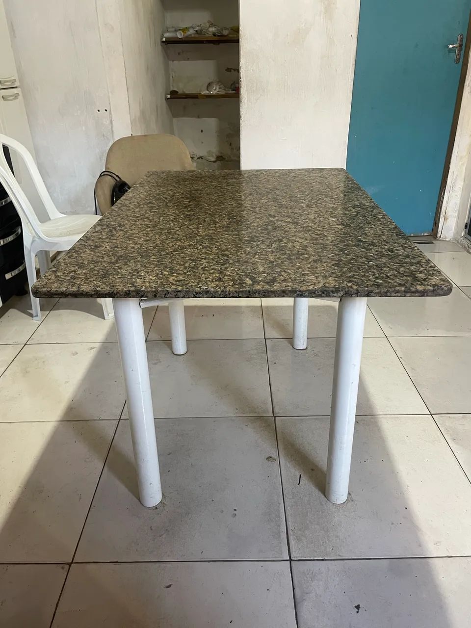 Marble table without signs of use64985887494785124