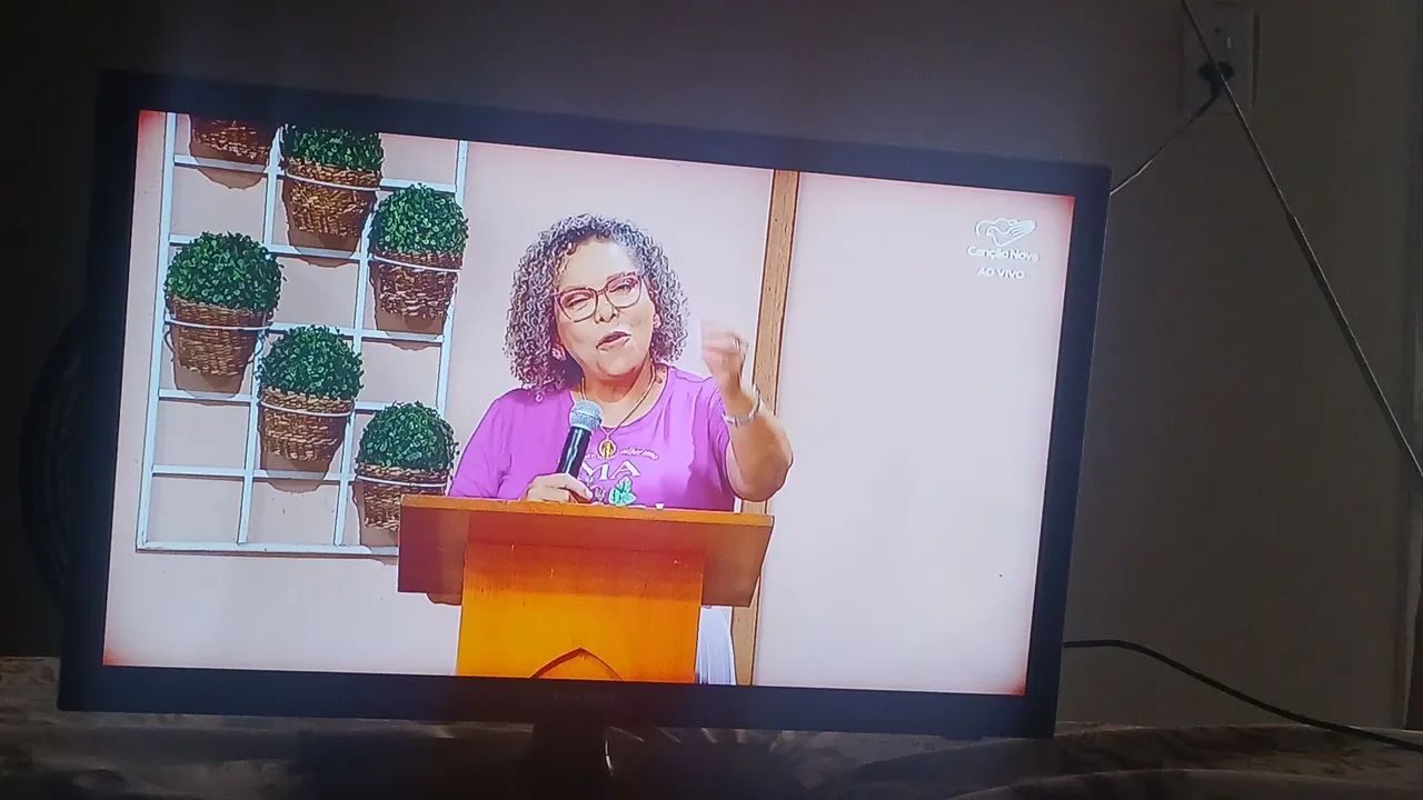 Vendo TV Samsung de 22 polegadas. 