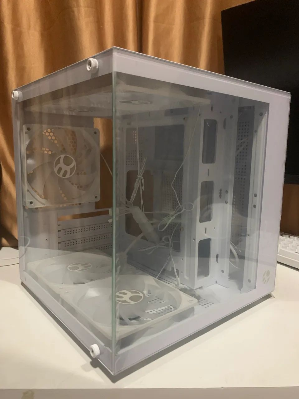 GABINETE MINI TOWER BRANCO AQUÁRIO COM 5 FANS  - Foto 2