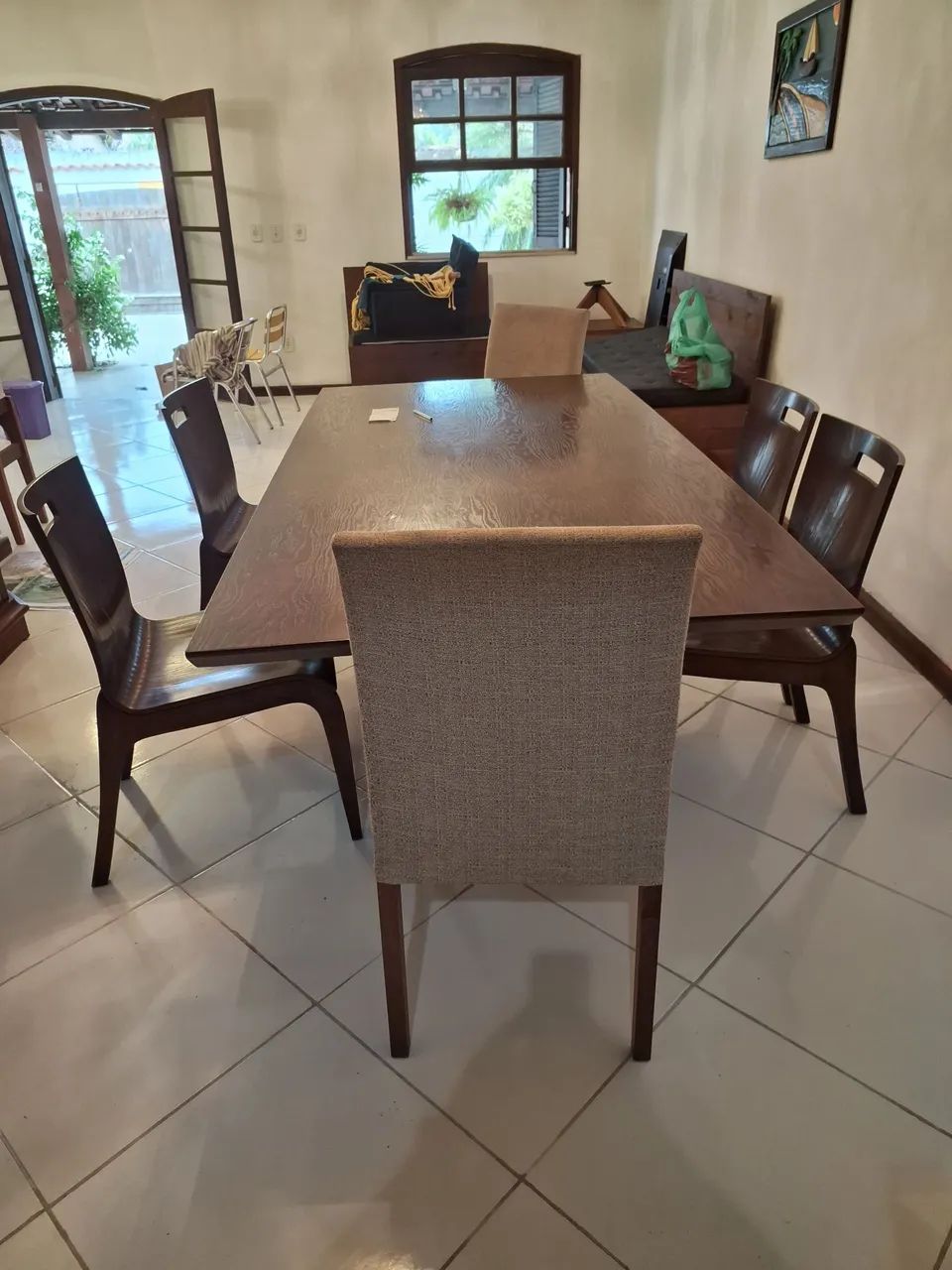 Mesa de madeira de 6 lugares