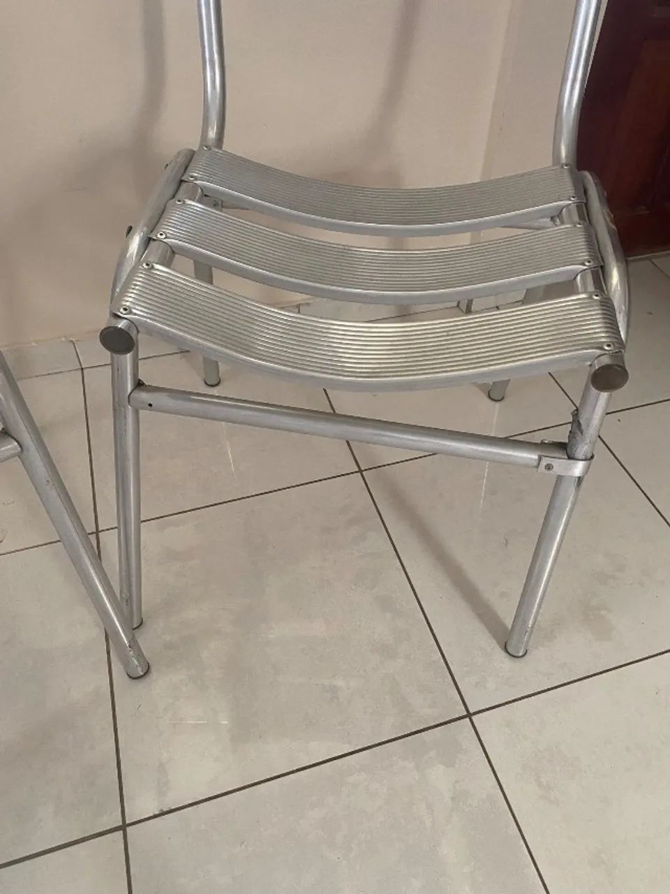 3 cadeiras de aluminio área externa - Foto 2