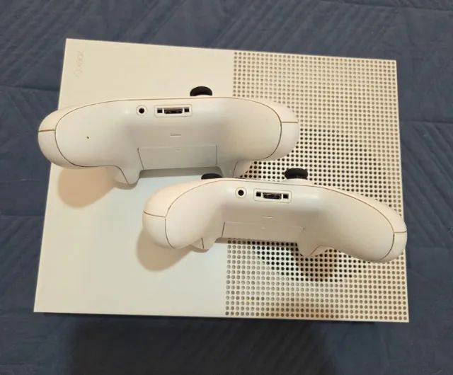 Xbox One S 1 TB - Excelente estado - Foto 3