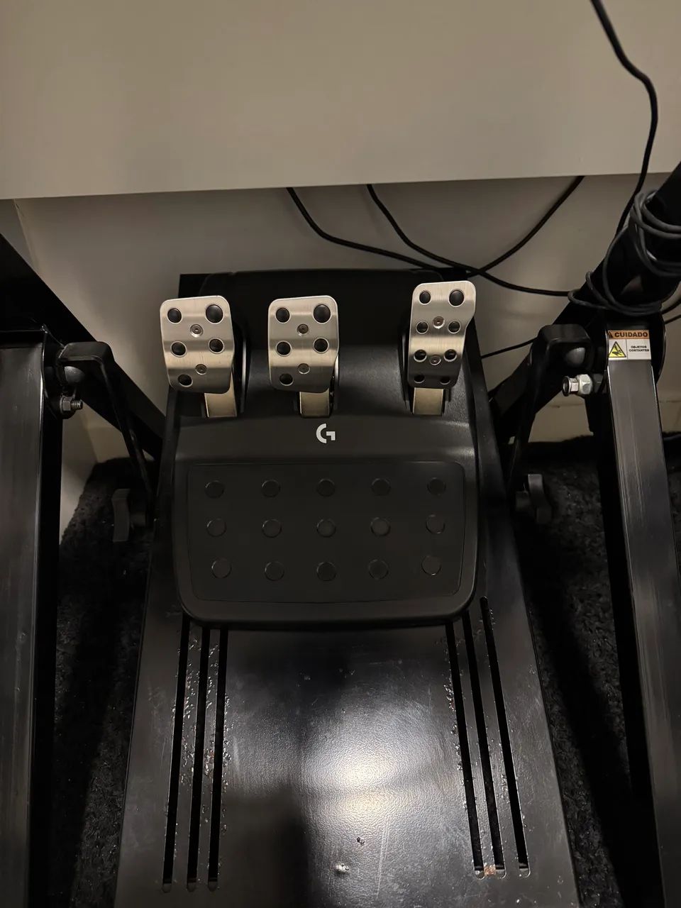 Volante Logitech G923 + cockpit/suporte (compatível com PC, PS5 e PS4) - Foto 2