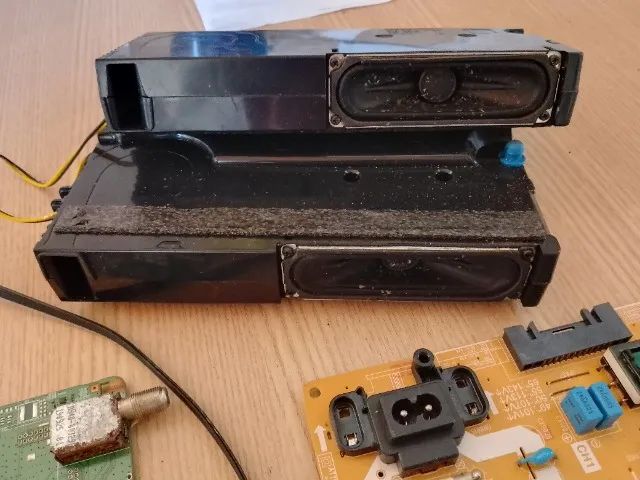 2 Placas de TV de 75 polegadas - Foto 3