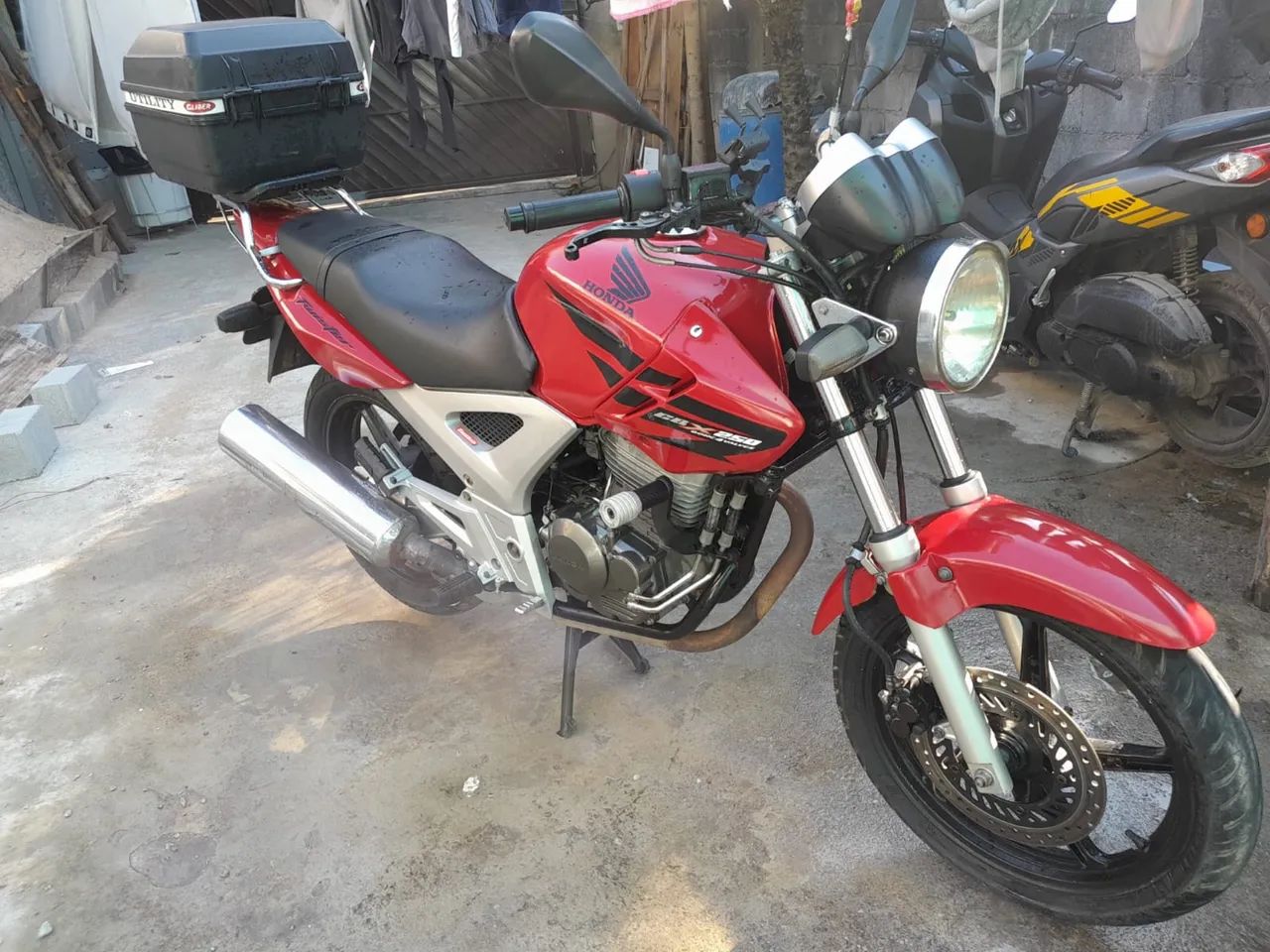 Honda twister 2003 