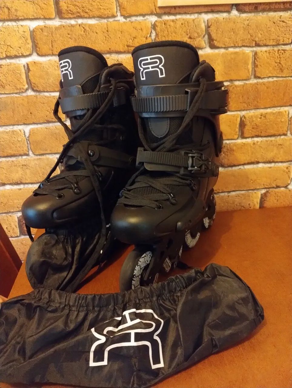 Roller/Patins FR1 80 Black 