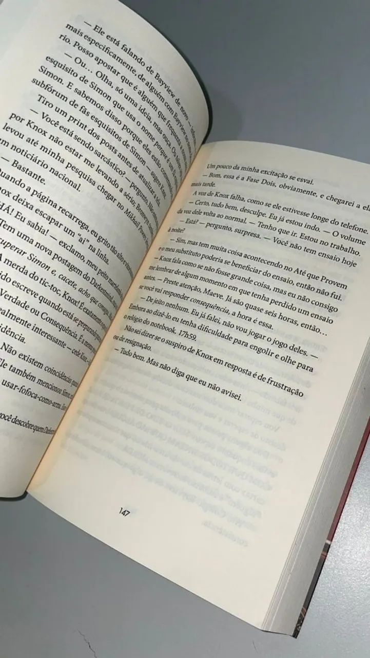 Livro Um De Nós É o próximo 