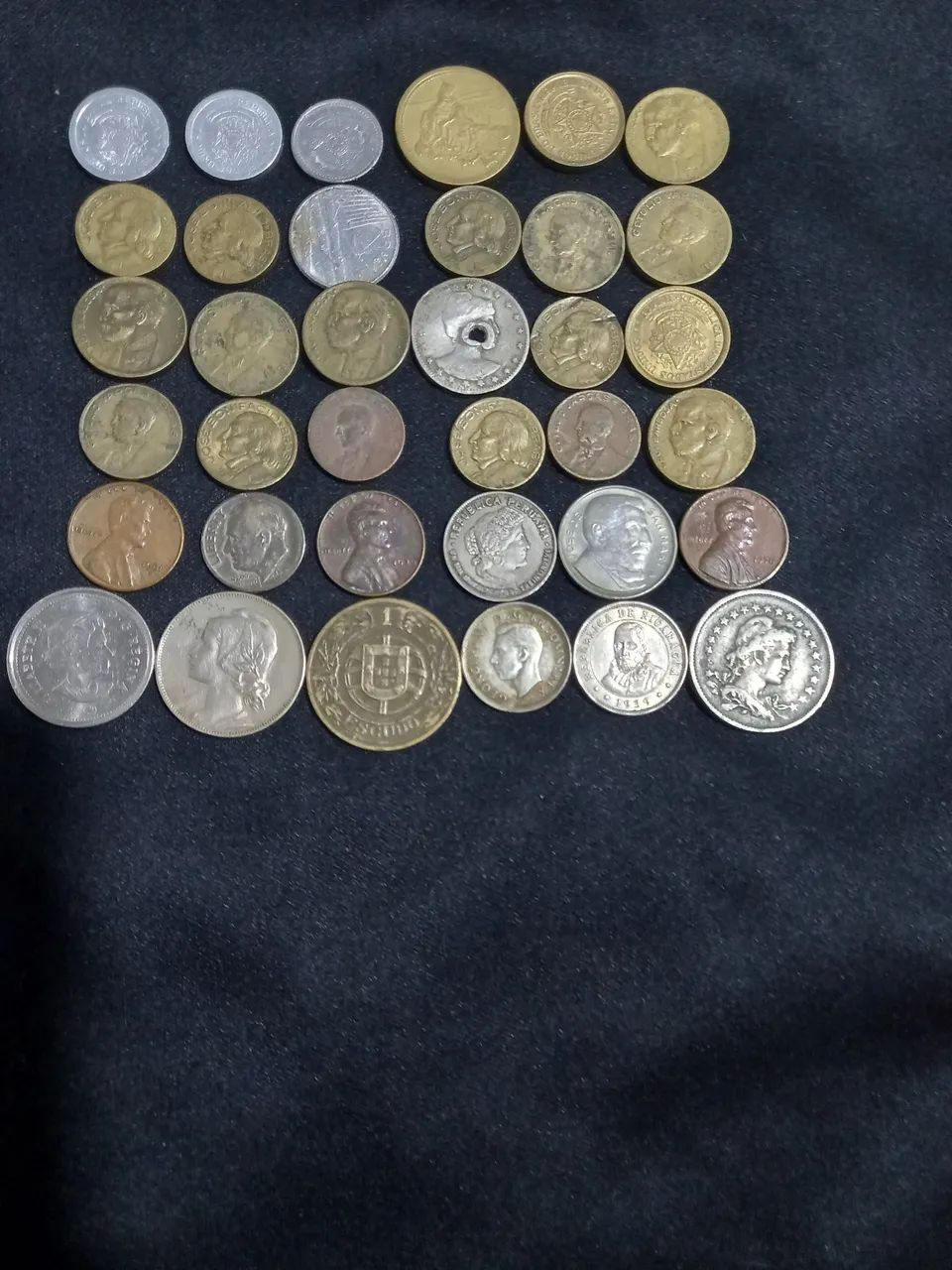 MOEDAS ANTIGAS DO BRASIL E VÁRIOS PAÍSES  - Foto 4