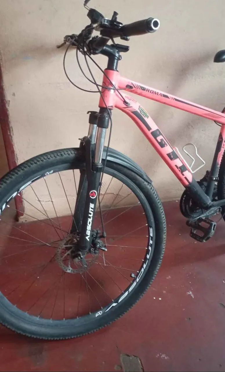Bicicleta aro 29 usada aceito troca  - Foto 2