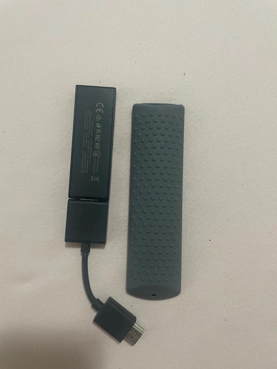 Fire Stick da Amazon com protetor no controle junto - Foto 3