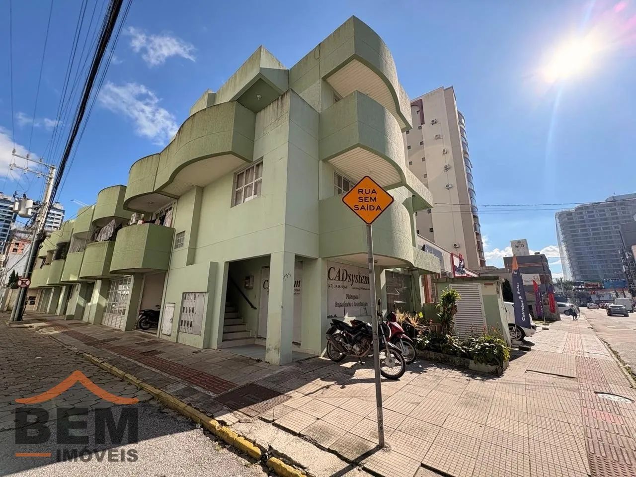 Sala comercial para alugar com 60 m² no Centro de Itajaí.