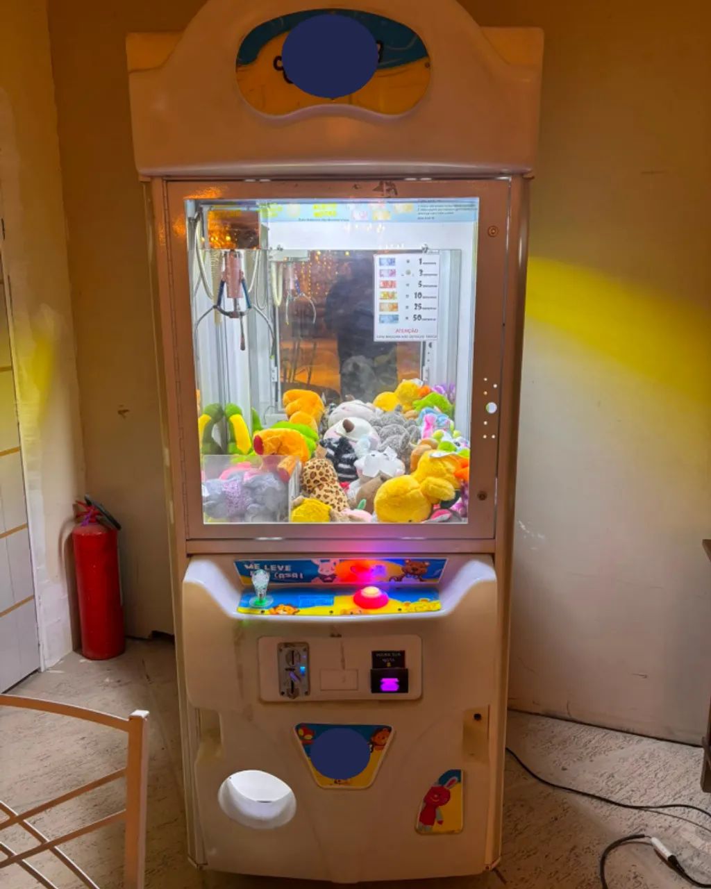 MÁQUINA DE PEGAR PELÚCIAS - GRUA / VENDING MACHINE - Foto 3