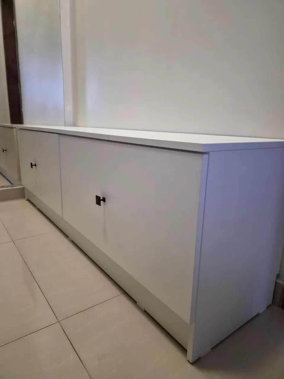 Bancada em MDF branca com puxador - Ótimo estado  - Foto 2