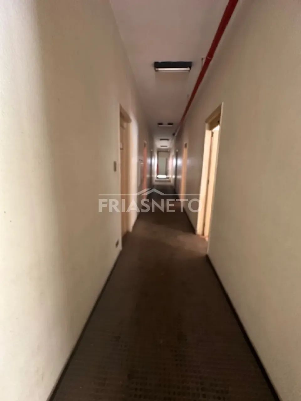 Salas para locação ao lado do terminal de ônibus e próxima a principal rua de comercio da  - Foto 4