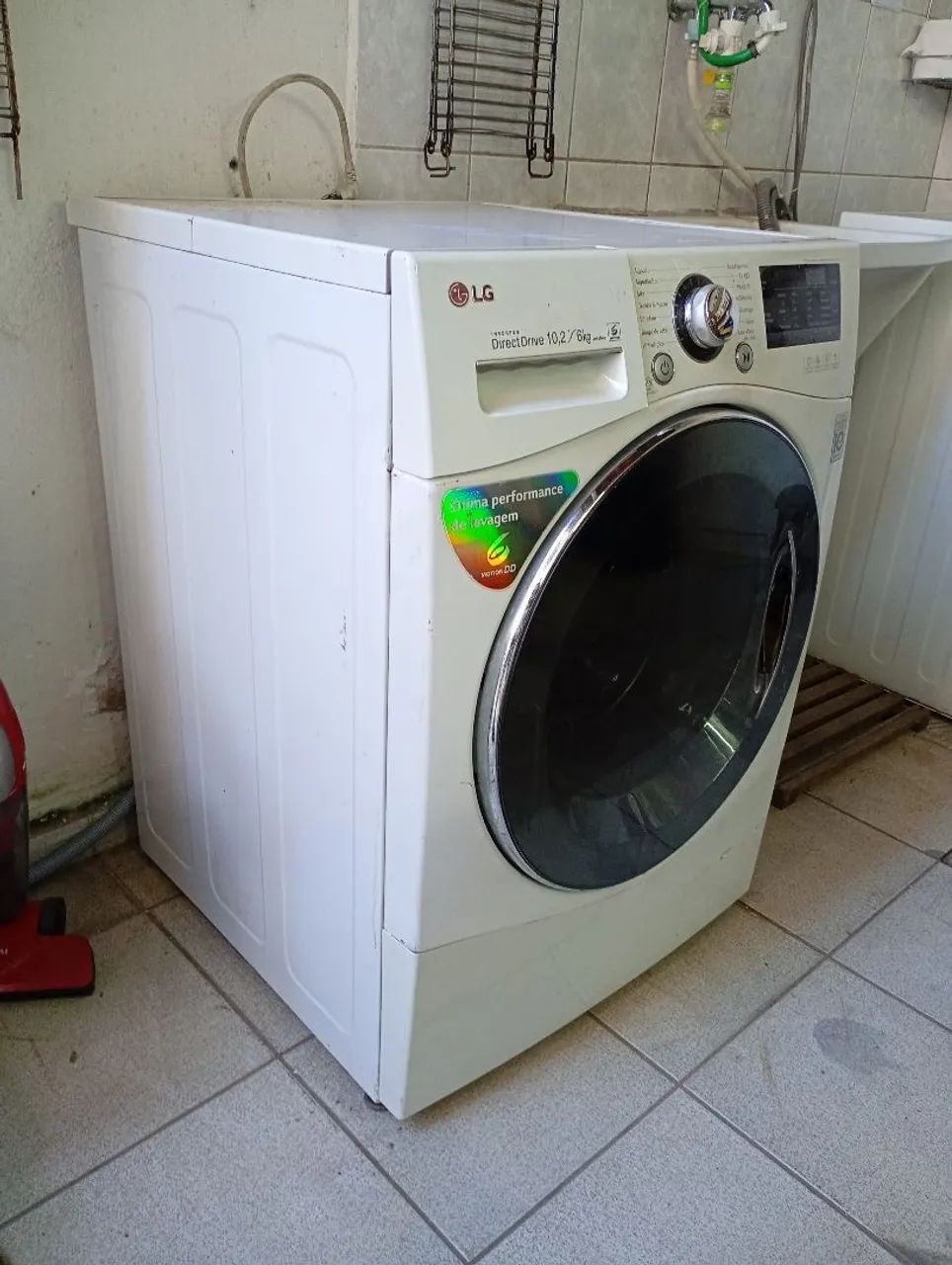 Máquina de lavar e secar LG.