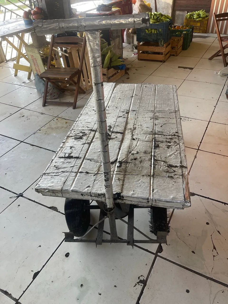 Vendo um carro plataforma semi novo