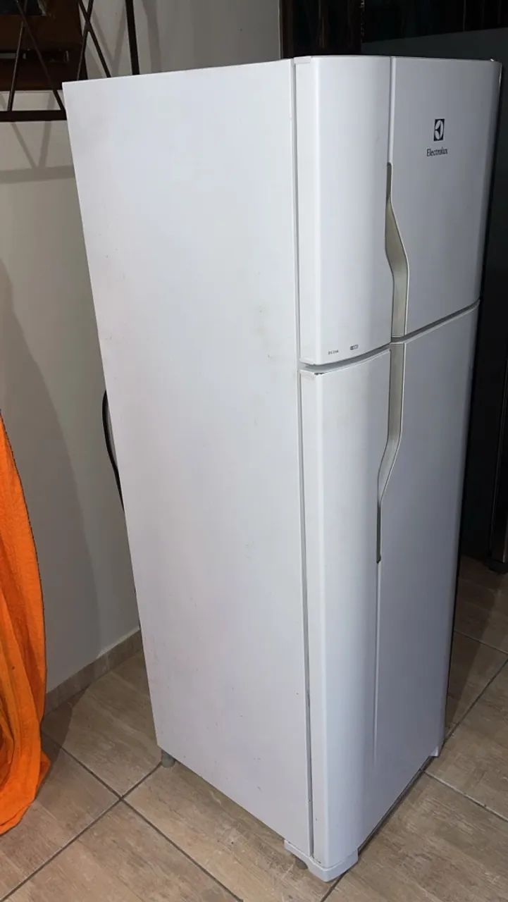 Vendo geladeira Eletrolux  - Foto 2