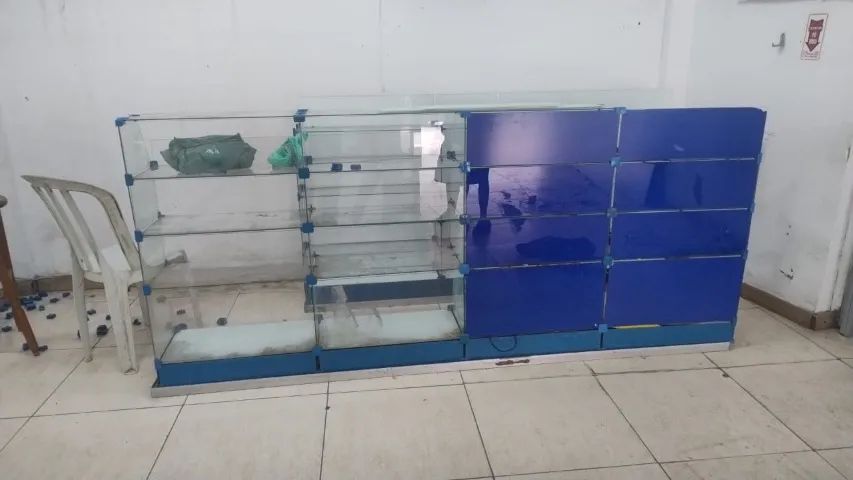 Expositor/prateleira e bancão de vidro Farmacia - Foto 3