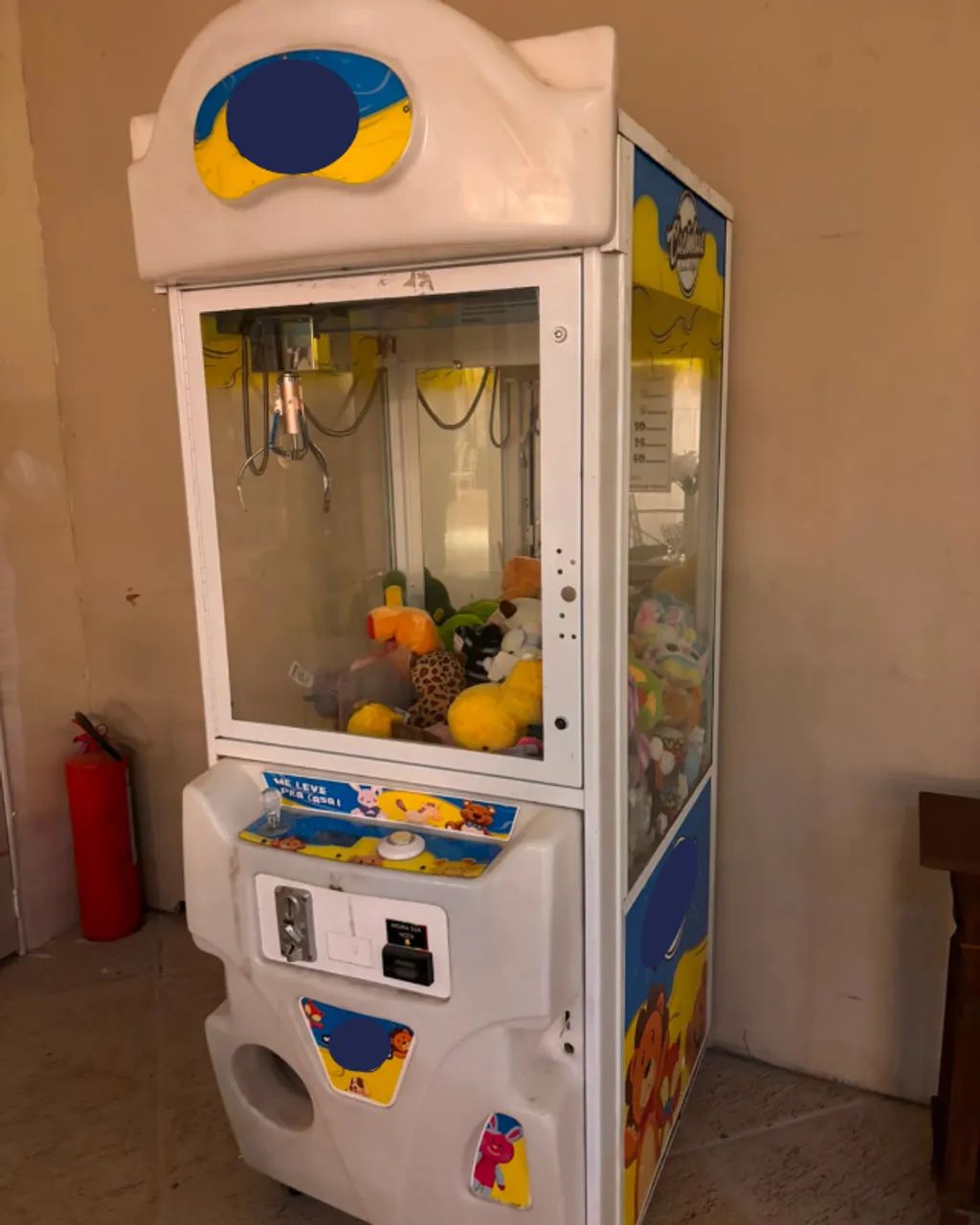 MÁQUINA DE PEGAR PELÚCIAS - GRUA / VENDING MACHINE - Foto 2