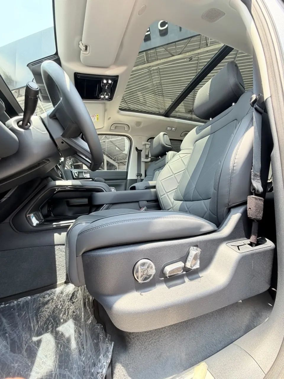Denza B5 4WD, foto 4 de 11