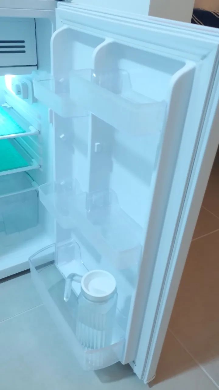 Vendo Frigobar Eletrolux. - Foto 5