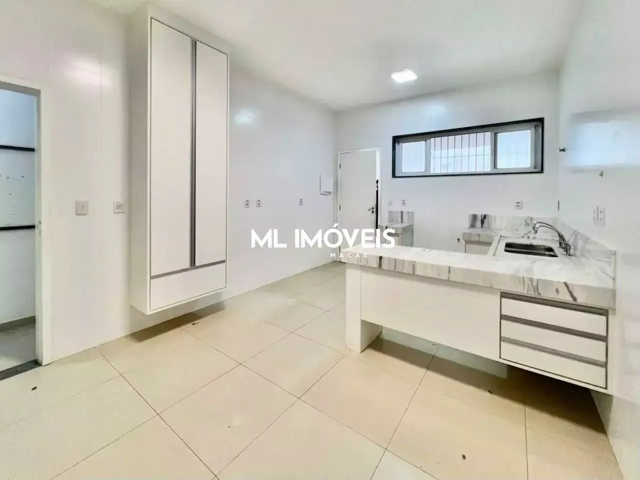 Casa à venda, 4 quartos, 2 vagas, Centro - Macaé/RJ