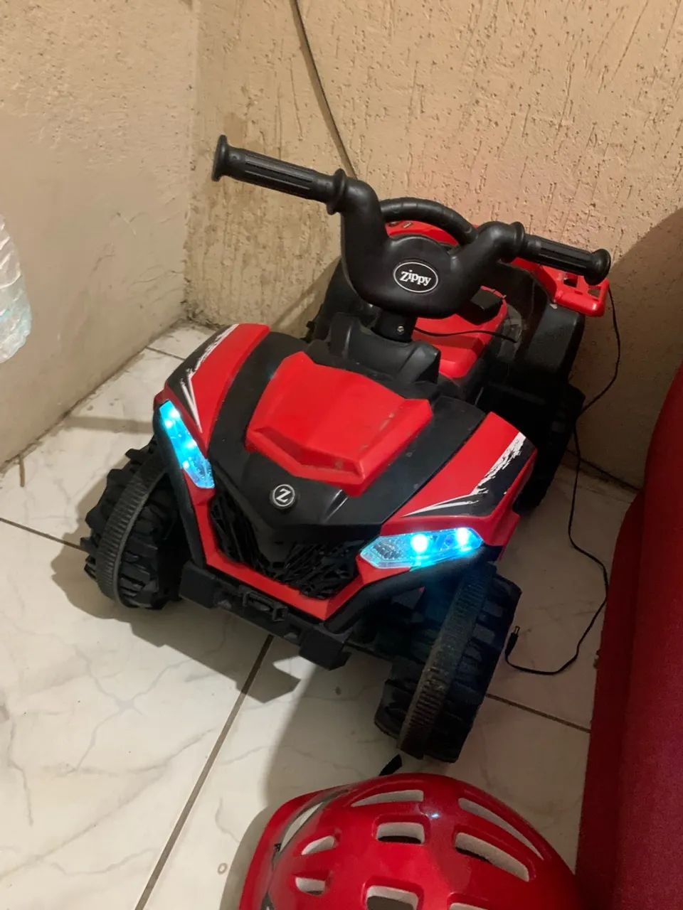 Moto elétrica e bicicleta 