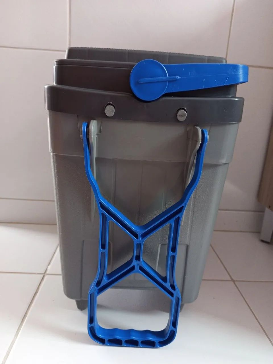 COOLER DE PRAIA COM RODAS  34L