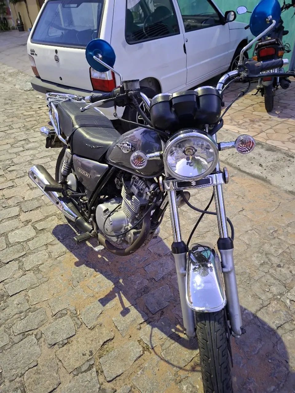 Suzuki intruder
