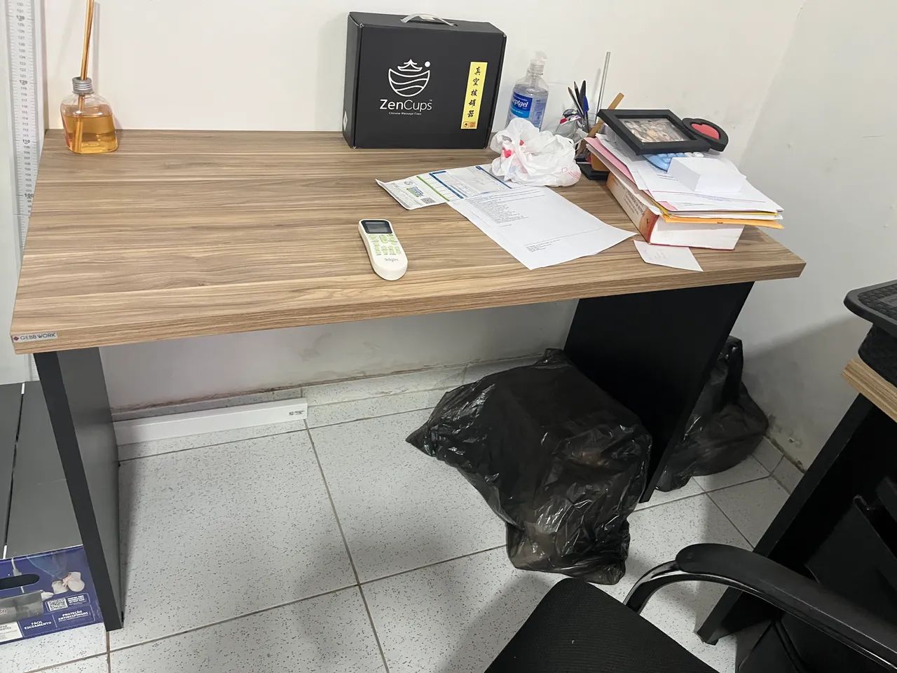 Vendo mesa em MDF 1,20 X 60 - Foto 2