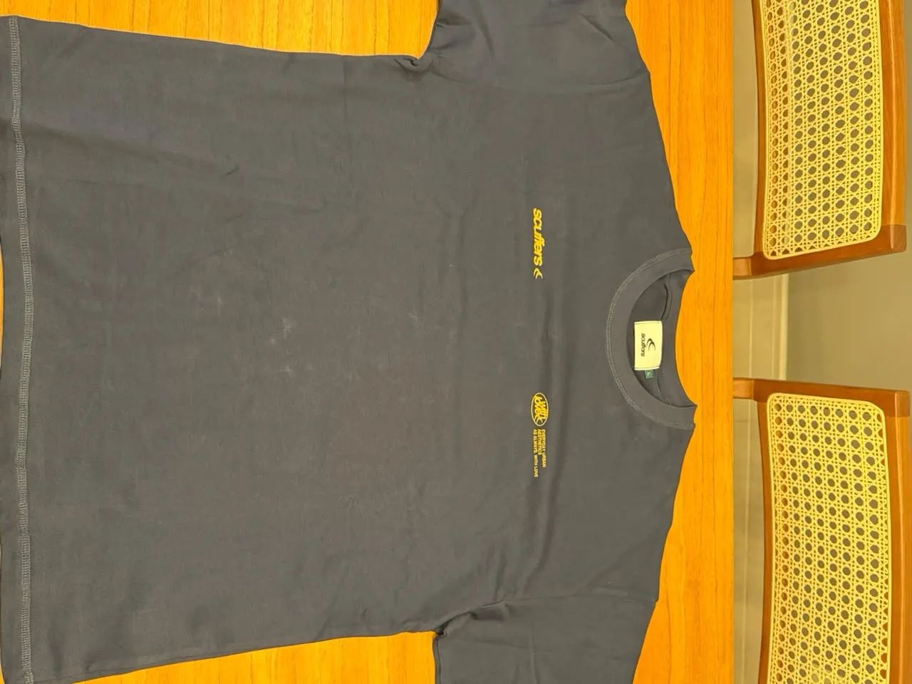 camiseta scuffers withlove nova