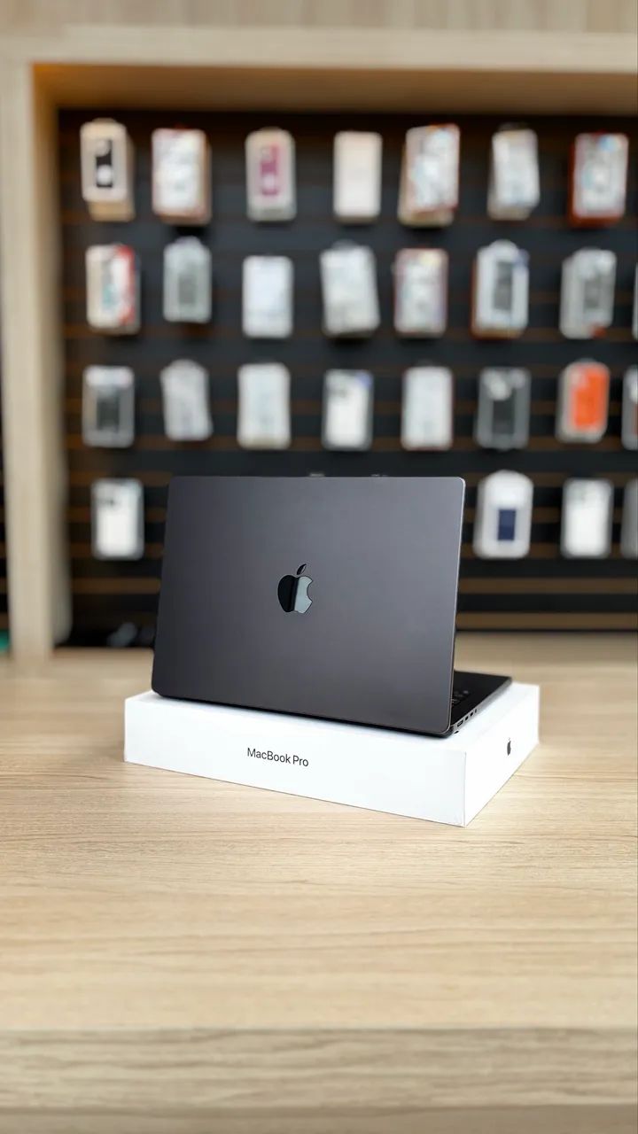 APPLE | MacBook Pro M3- 512GB / 18GB RAM