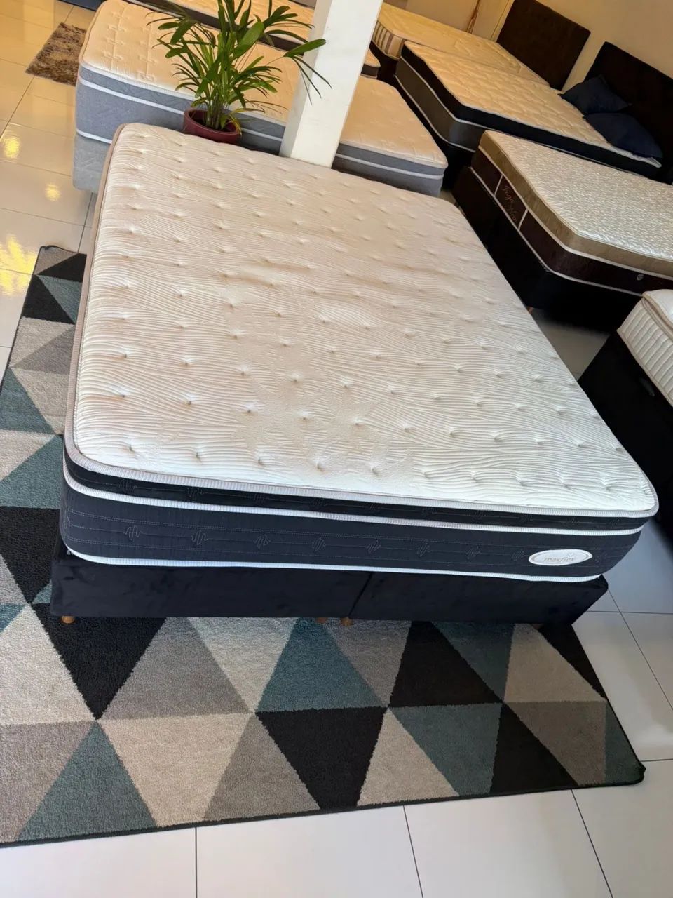 Cama Queen SIZE COM COLCHÃO MAXFLEX LÁTEX - Entrego! - Foto 3