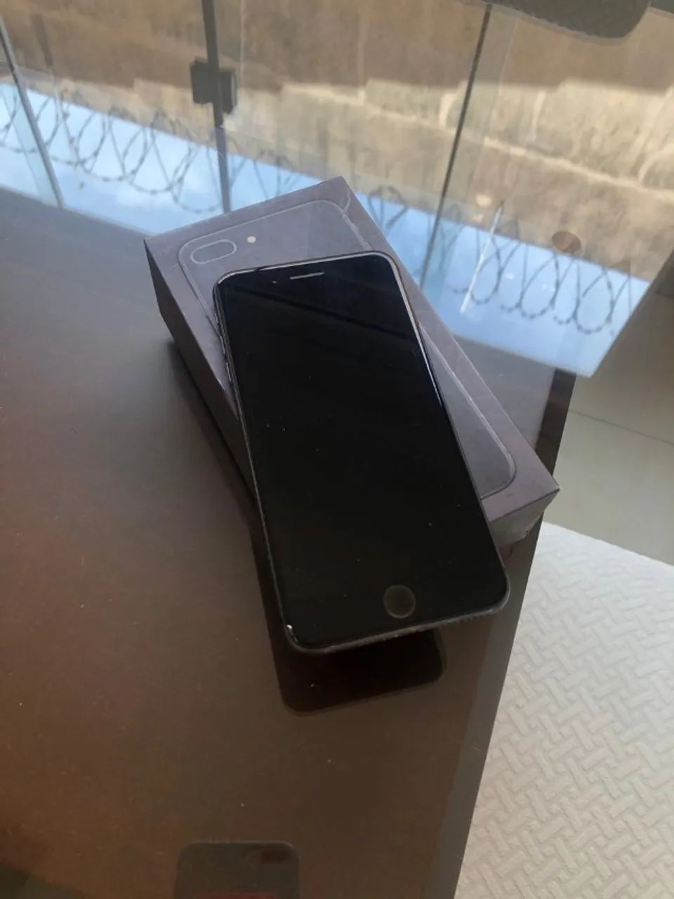 Celular iPhone 8 Plus 64 GB Muito Conservado. Caixa e Nota Fiscal.