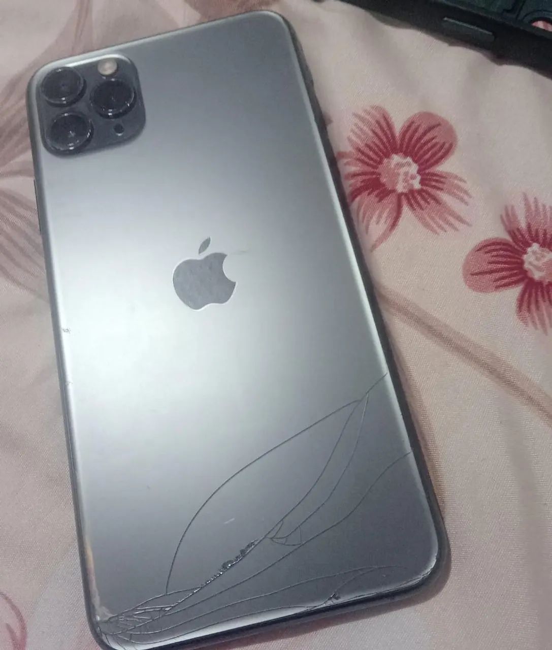 IPhone 11 pro Max funcionando tudo. - Foto 3