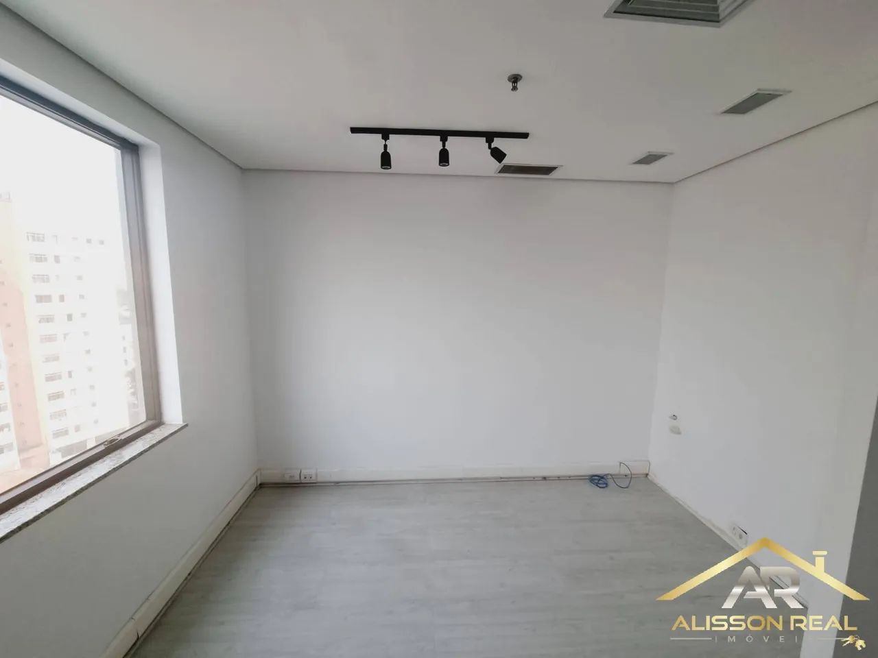 Sala Comercial 31m² - Pronta na Vila Osasco - Aceita Financiamento. - Foto 2