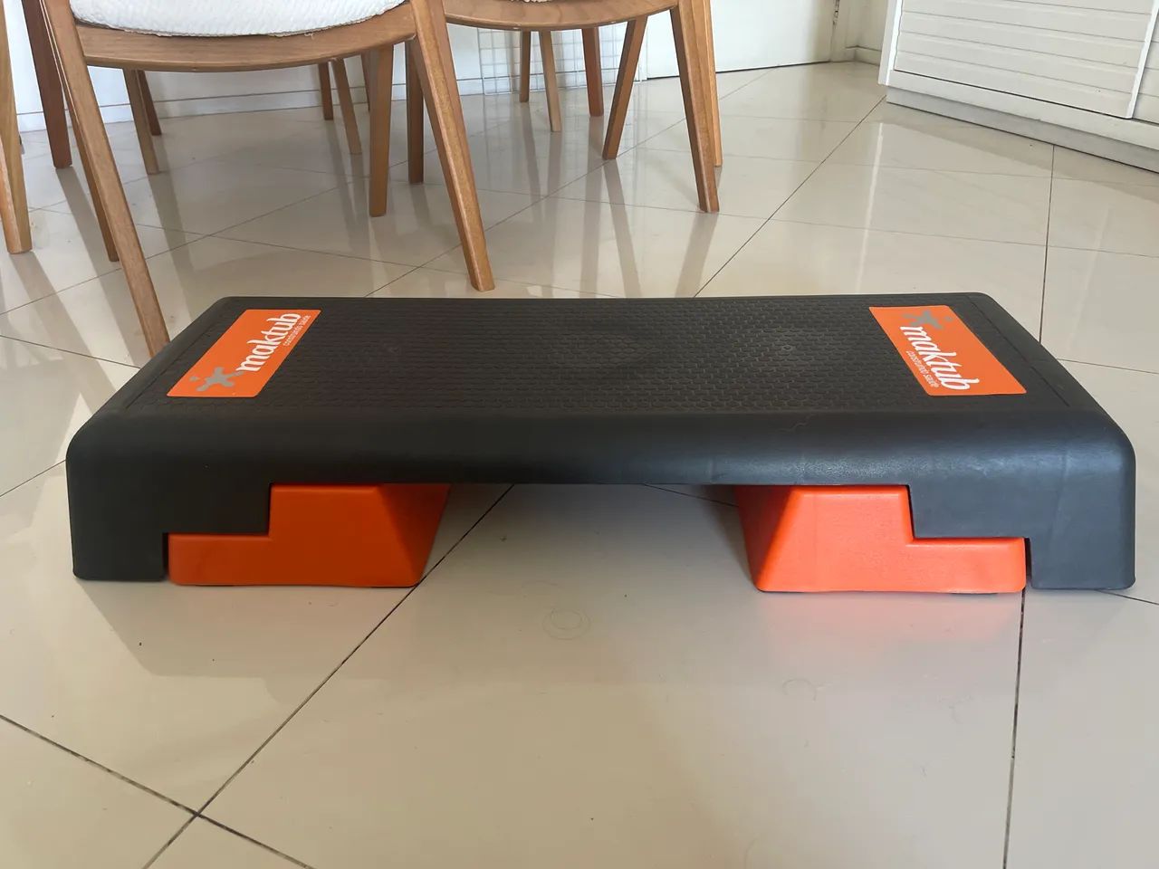 Step aeróbico regulável  academia profissional  - Maktub Fitness