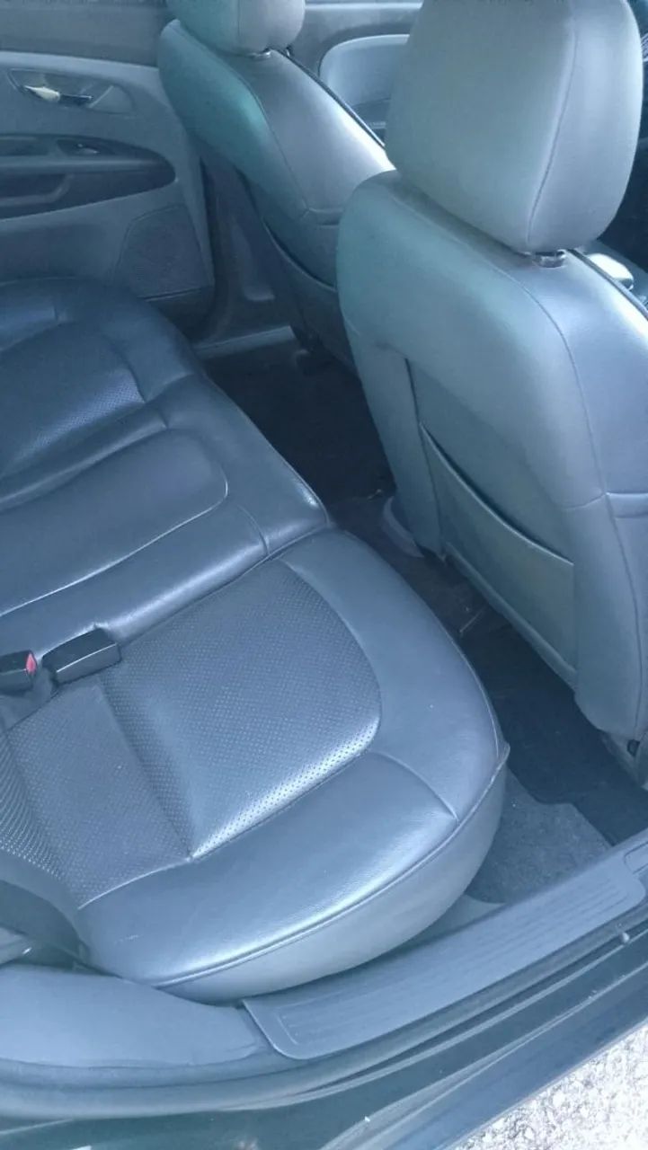 Fiat Linea Absolute 1.9/1.8 Flex Dualogic 4P 2010 - Foto 2