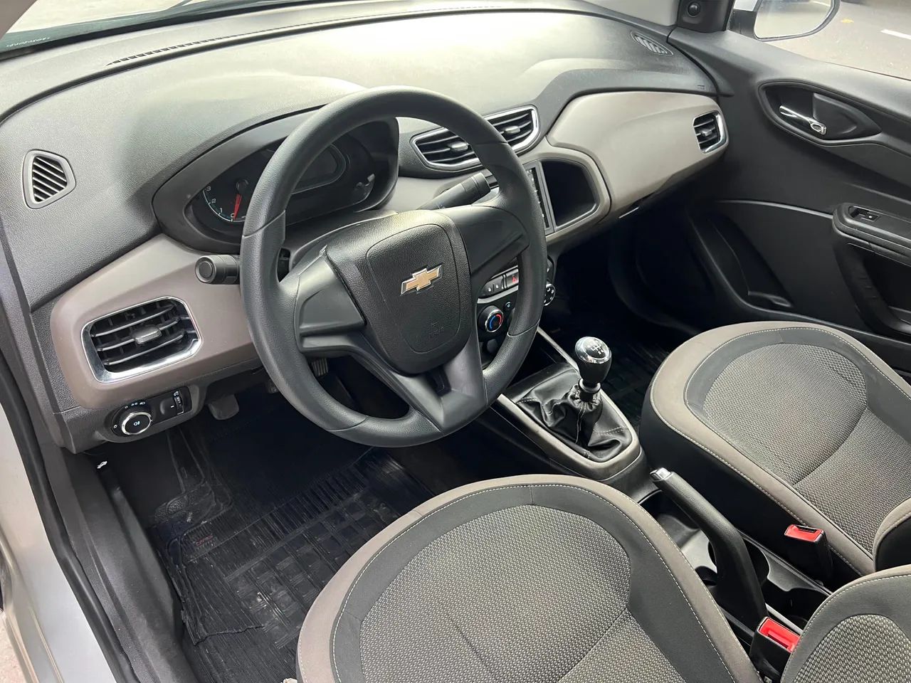 Chevrolet Prisma Sed. LT 1.0 8V Flexpower 4P 2015 - Foto 9