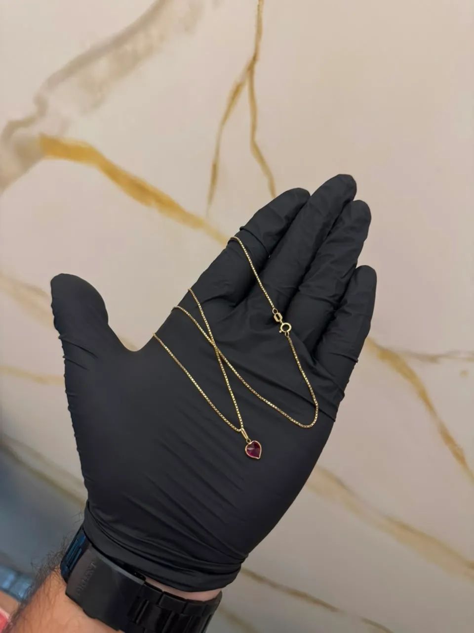 Cordão feminino em ouro 18k